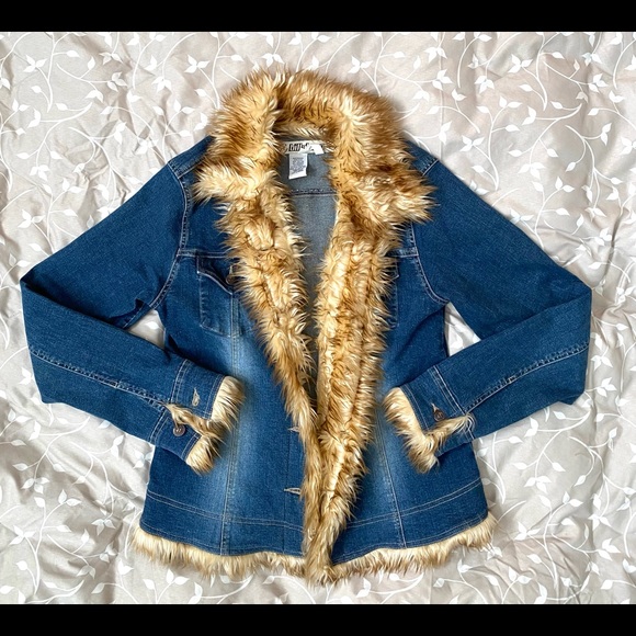 Billabong Jackets & Blazers - Billabong denim jacket with vegan fur trim